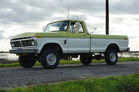 1974 Ford F-250 4x4 camper - Classic Ford F-250 1974 for sale