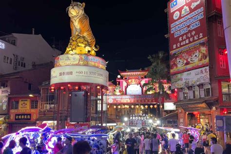 Weekend Getaway - Jonker Street Night Market • The Gees Travel