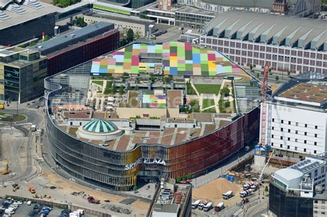 Aerial photograph Frankfurt am Main - Building of the shopping center Skyline Plaza on Europa ...