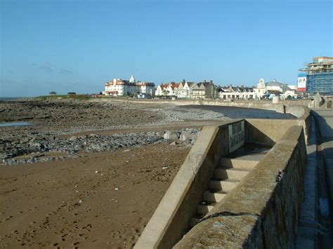 Porthcawl Beach © Nigel Homer cc-by-sa/2.0 :: Geograph Britain and Ireland