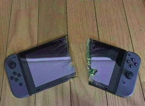 Broken Nintendo Switch : r/brokenstuff