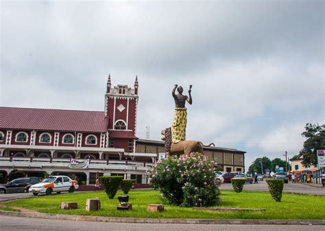 Kumasi - the largest market in West Africa and a winning football match