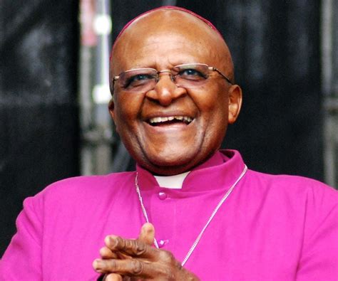 Desmond Tutu Biography - Facts, Childhood, Family Life & Achievements