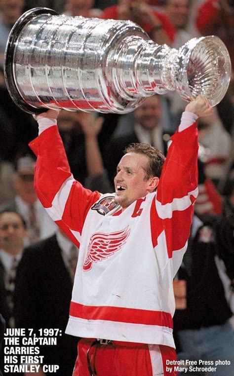 Steve Yzerman hoisting the Stanley Cup. Detroit Hockey, Pittsburgh Penguins Hockey, Hockey Mom ...