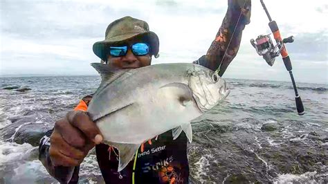 Bigeye Trevally Fishing on Silau Spoon