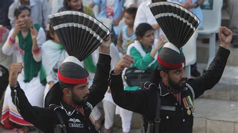 Pakistanis turn flag ceremony near Indian border into rally | Fox News