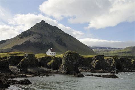 What to see and do in northern Iceland - Routes North