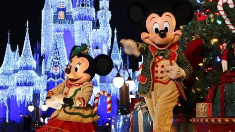 Mickey's Very Merry Christmas Party at Disney's Magic Kingdom! Parade ...