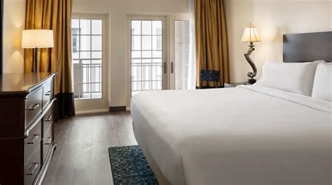 Hotel Near New Orleans Convention Center | Embassy Suites New Orleans