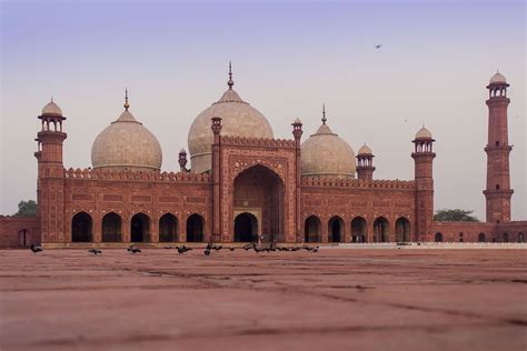 Badshahi Mosque 3 - Mughal architecture - Wikipedia | Mughal ...