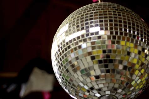 #3068374 / ball, dance, disco, lights, mirror, party, retro 4k wallpaper