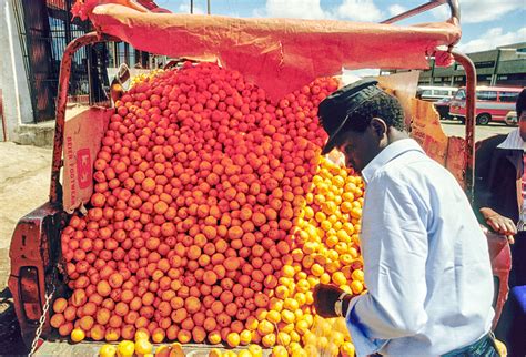 1980 fruit vendor marabastad 65 | marabastad, pretoria. old … | Flickr