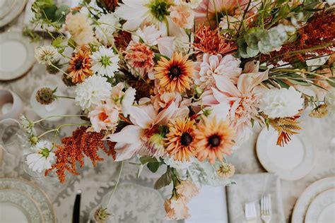 The Best August Wedding Flowers - Bloom Poet