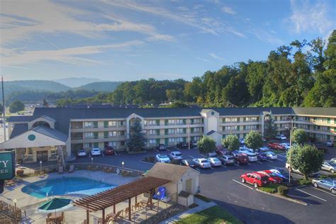 About Us | Pigeon Forge Hotel | Quality Inn & Suites at Dollywood Lane