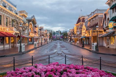 Disneyland Main Street USA Refurbishment Now Complete