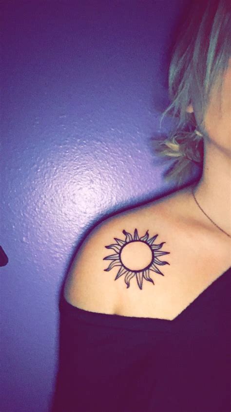 Pin de Valeria Danielson em Tattoos | Tatuagem de hippie, X tatuagem, Tatuagens de sol