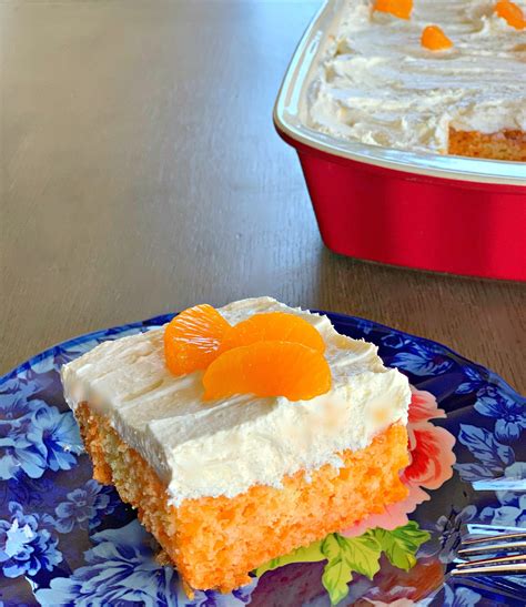 EASY ORANGE CREAMSICLE POKE CAKE - Lou Lou Girls | Desserts, Orange cake, Poke cake