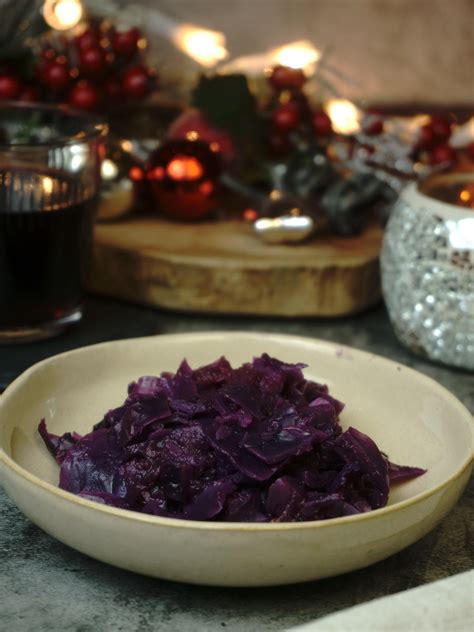 Red Cabbage With Apples | Healthy Recipe 🌱