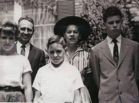 JimMorrisonTheDoors.com : Jim Morrison and his family?