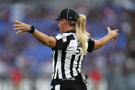 How many female referees are there in the NFL in the 2022 season?