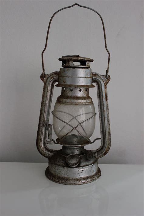 Old oil lamps - Bringing the vintage lighting to style - Warisan Lighting