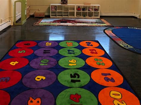 Seating Circles Classroom Rug With 24 Seats – KidCarpet.com