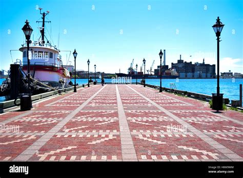 Baltimore harbor hi-res stock photography and images - Alamy