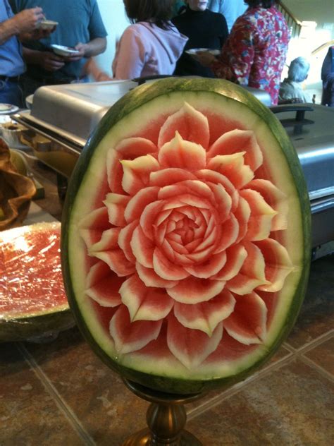 Melon Carvings Making Food, Food To Make, Watermelon, Carving, Fruit, Awesome, Wood Carvings ...