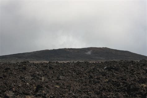 File:Kilauea Shield Volcano Hawaii 20071209A.jpg - Wikimedia Commons