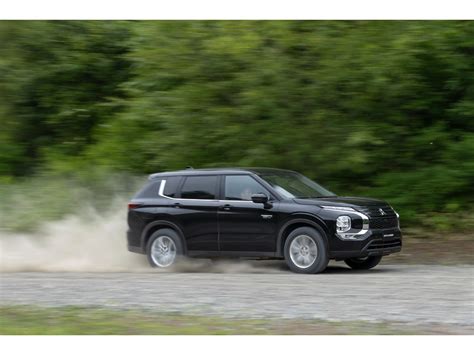 2023 Mitsubishi Outlander Plug-In Hybrid: 36 Exterior Photos | U.S. News