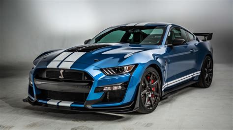 A Closer Look at the 2020 Ford Mustang Shelby GT500