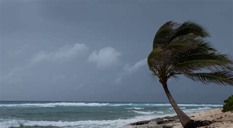 Guide to Weathering Hurricane Season In Hawaii - Next Vacay