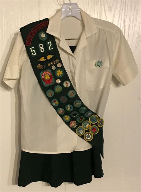 Vintage 1940s Girl Scout Uniform Belt Pin 2 Neckerchiefs - ayanawebzine.com