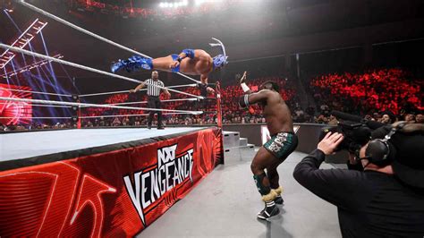 Oba Femi vs. Dragon Lee – North American Championship Match: Photos | WWE