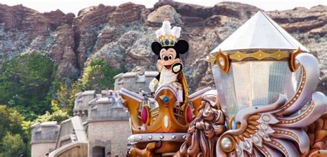 MIckey Mouse in Tokyo Disneyland