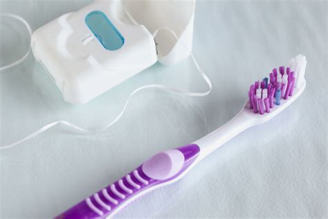 How to Floss Your Teeth Correctly