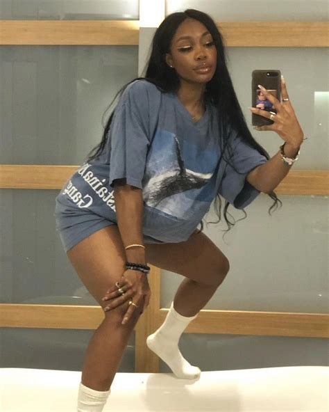 SZA Brings Sustainable trend to festival fashion | Sza singer, Sza instagram, Singer art