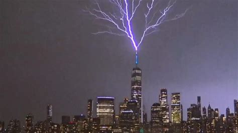 Watch the moment lightning strikes in New York City | US News | Sky News