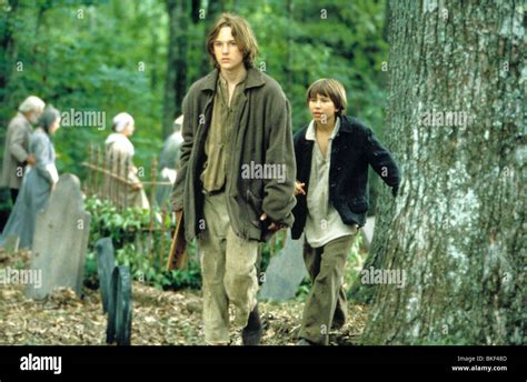 Tom and huck 1995 brad renfro hi-res stock photography and images - Alamy