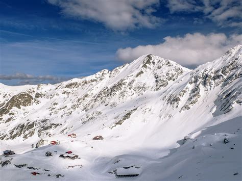 Hiking in Romania during winter season - RomaniaTourStore