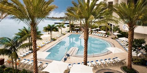 $109 – Hilton San Diego Bayfront: Spa Day & Pool w/Bubbly | Travelzoo