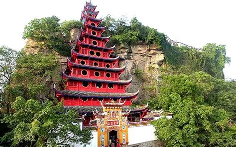 A Nine Storey Pagoda in a Taoist Temple – All Things Chinese