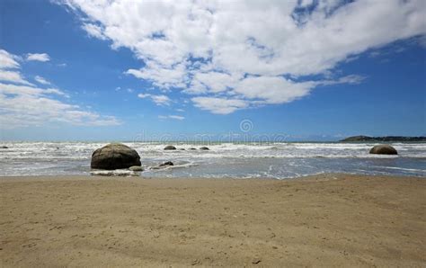 KoeKohe Beach At Otaga New Zealand Stock Image - Image of vegetation, cloud: 20816863