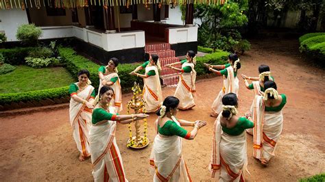 Thiruvathirakali | Kaikottikali | Dances of Kerala