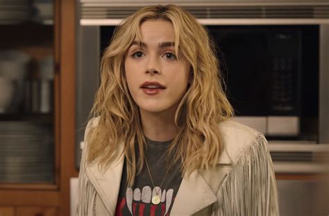 Kiernan Shipka Stars in Trailer for Time Traveling Horror "Totally Killer" - EverydayKoala