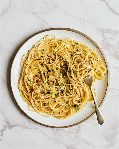 Spaghetti aglio e olio - delicious. magazine