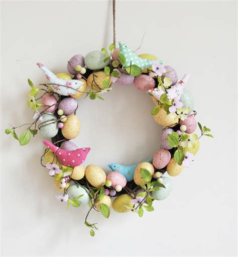 15 Sparkling DIY Easter Wreath Designs You Should Keep For The Entire ...