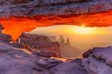 10 Amazing Overlooks in Canyonlands: Sunrise and Sunset