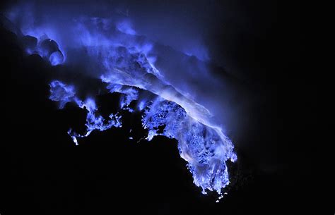 Kawah Ijen by night - Photos - The Big Picture - Boston.com