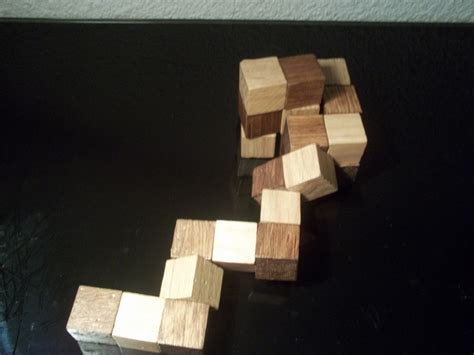 Casse-tête : le snake cube 3x3x3 en bois et sa solution – Le blog de ...